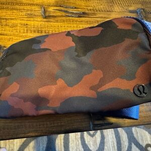 Lululemon Everywhere Belt Bag